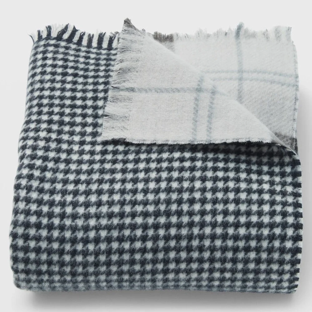 Doubleface Scarf - Brand New - NEVER WORN - Grey Multi
